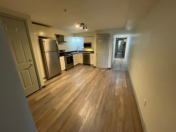 2nd image of 925 N Calvert St APT B