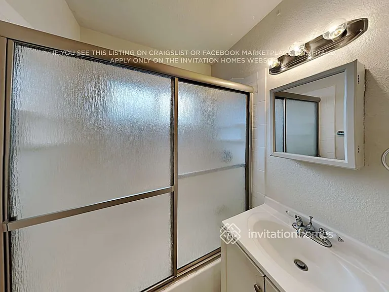 10813 Oakton Way — Photo 16