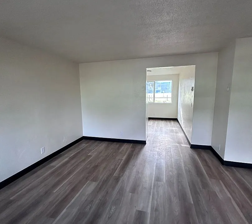 1080 10th St