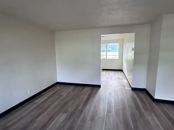 Parkview Terrace Apartments, 1080 10th St APT 15, Springfield, OR 97477