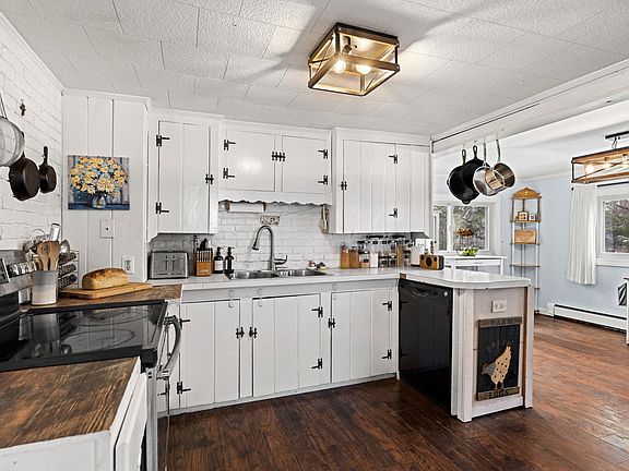 4th image of 20 N. Main Street