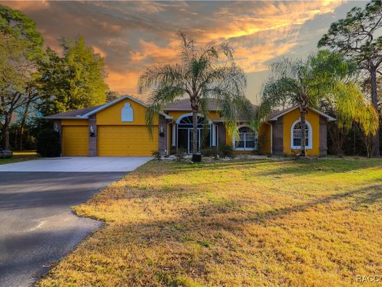 20600 Moreland Dr, Spring Hill, FL 34610