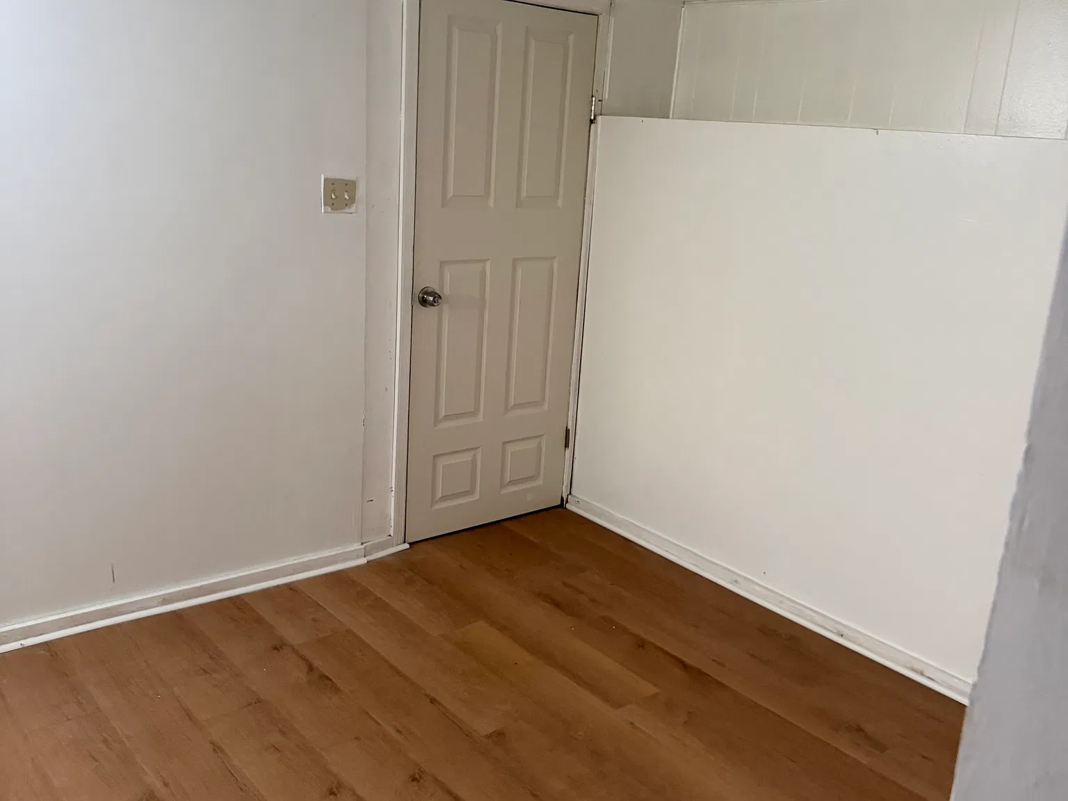 2 bed, 1.5 bath, $700 — Photo 1