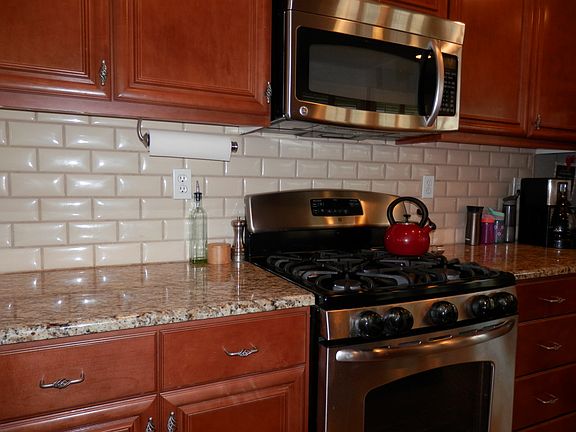 subway tile backsplash