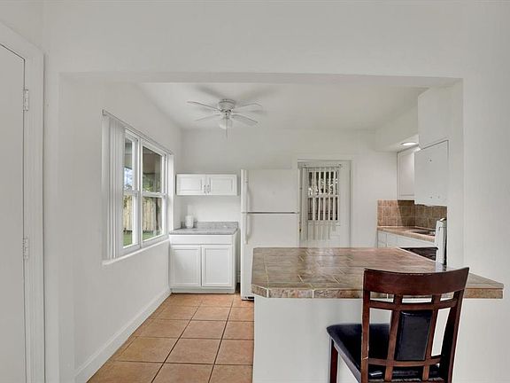 3rd image of 5303 CARLTON ROAD