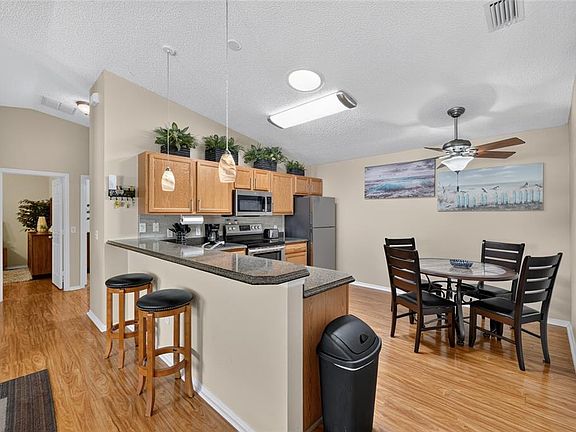 5th image of 2673 SUFFOLK STREET