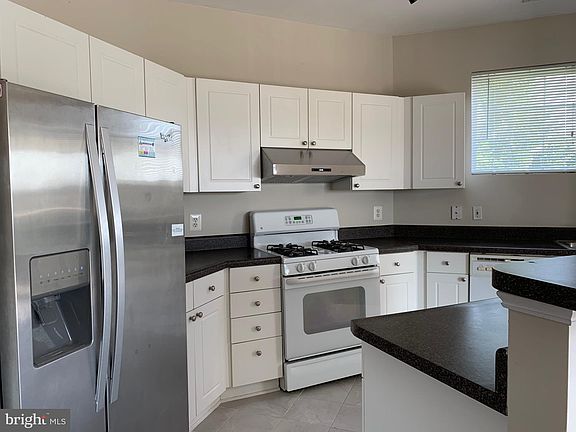 4th image of 3851 Aristotle Ct #1407