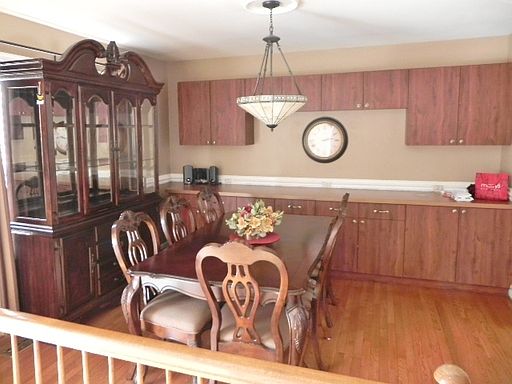 3rd image of 42 Melanie Hollow Ln
