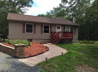 34 Deer Run, Hawley, PA 18428