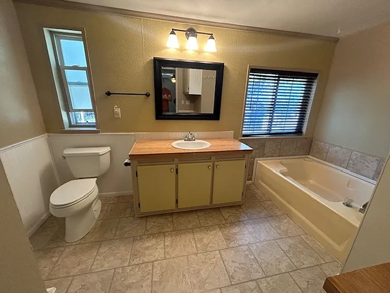 103 Silverbow Ct — Photo 18
