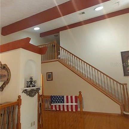 5th image of 10339 Oak Dr