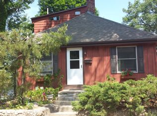 21 Stonecleve Rd, Wellesley, MA 02482