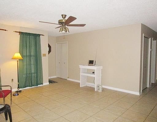 2nd image of 1412 Hillcrest St