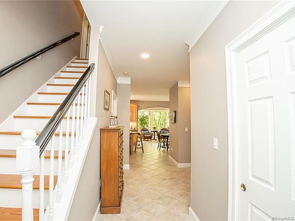 3rd image of 152 Long Wharf Dr