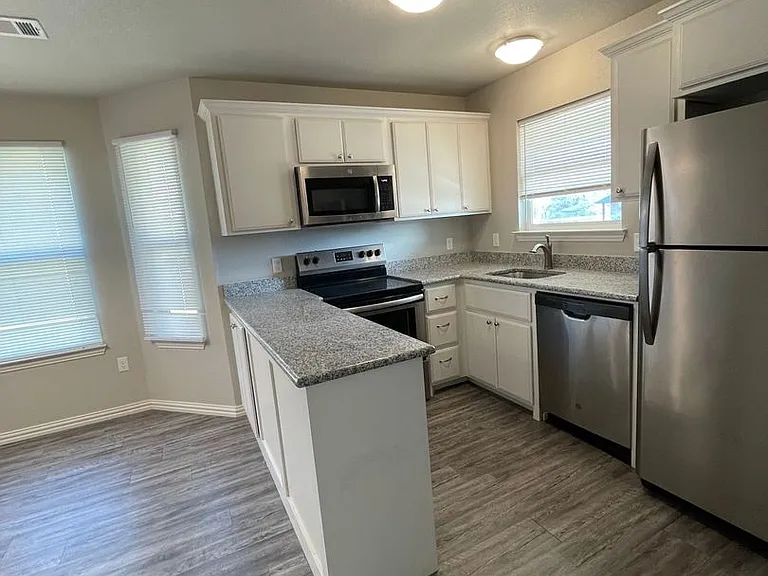 30 Pine Ridge Ln — Photo 3