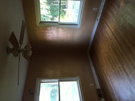 3rd image of 3919 Lincoln Way W