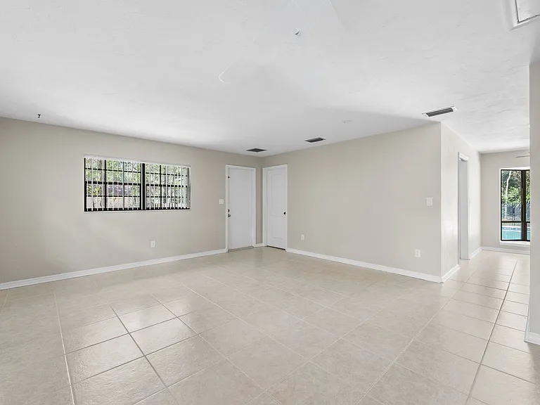 3106 NW 38th St — Photo 29