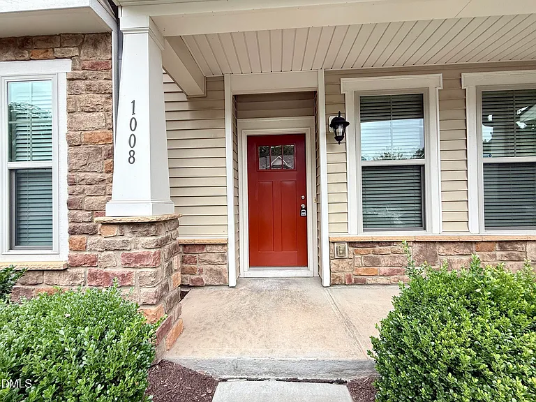 1008 Midtowne Way — Photo 3