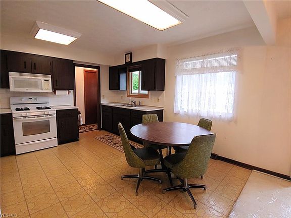 2nd image of 6421 S Park Blvd