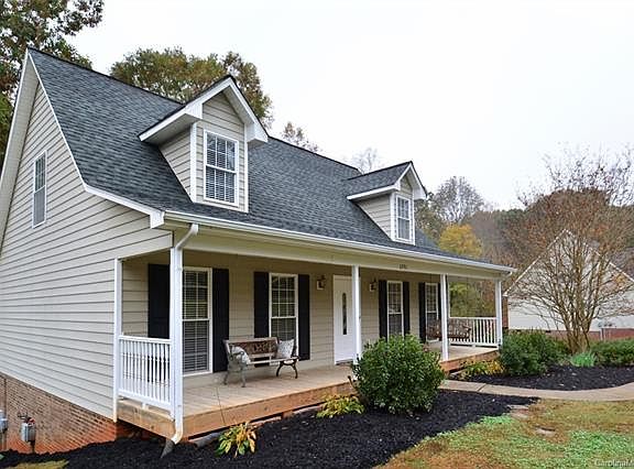 2nd image of 6996 Forest Manor Dr