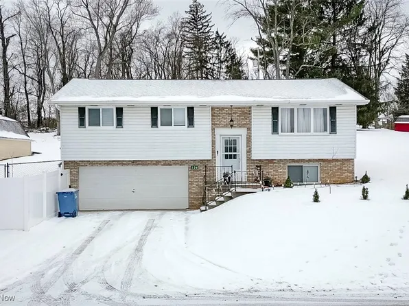 136 Pleasant St, Wintersville, OH 43953