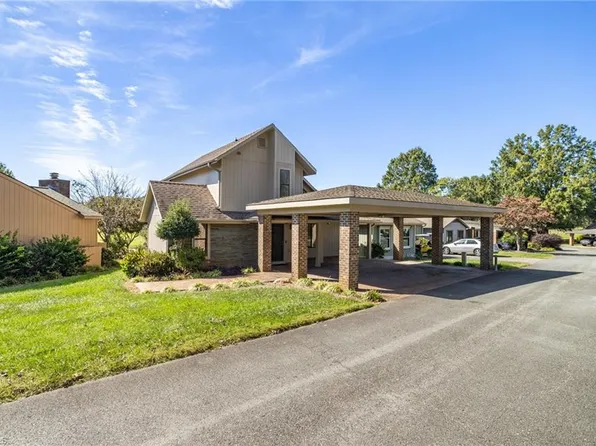 155 Fairway Dr, Bermuda Run, NC 27006