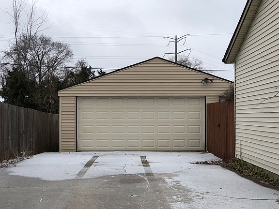 2nd image of 2025 Winters Dr