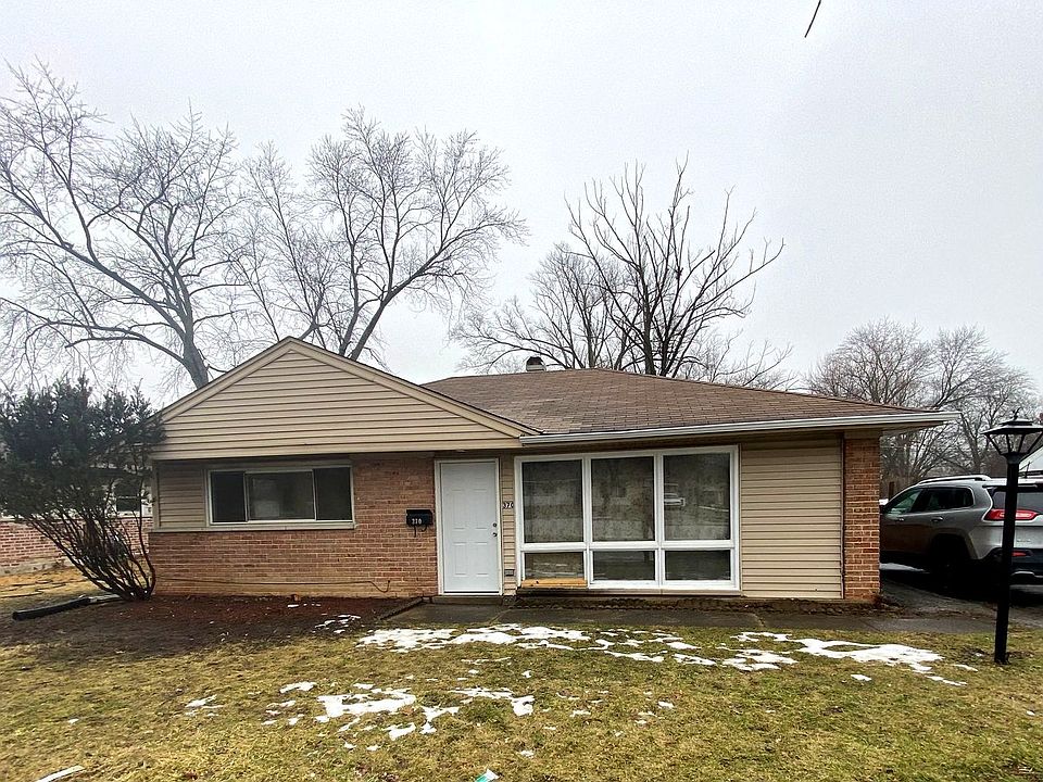 1st image of 370 Blackhawk Dr