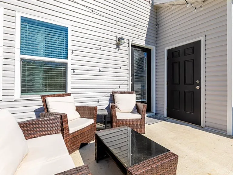 4616 Ridge Bend Dr — Photo 2