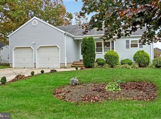165 Neptune Dr, Manahawkin, NJ