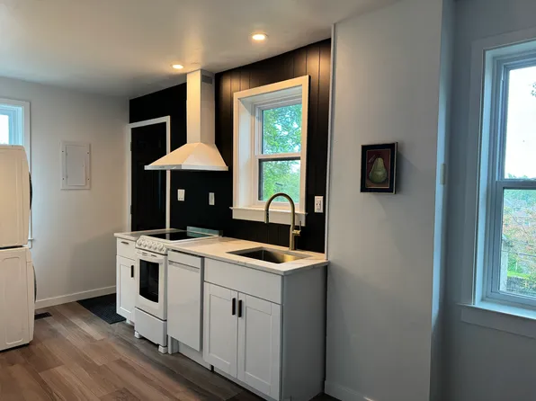 809 Chestnut St, Muscatine, IA 52761