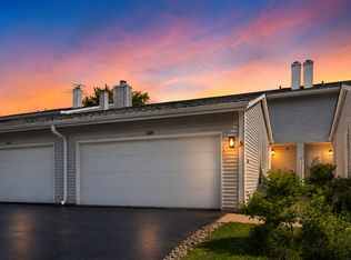 520 Hummingbird Ln, Deerfield, IL 60015