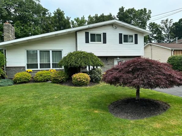 308 Charlane Pkwy
