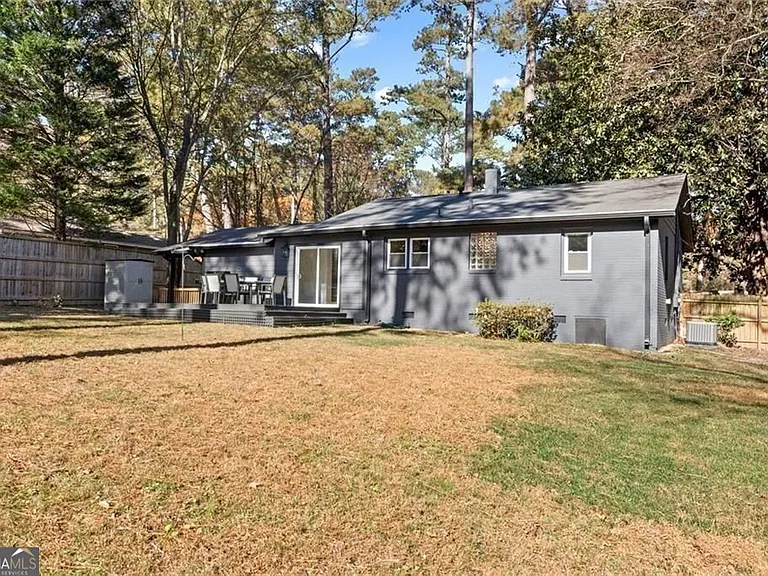 1333 Victor Rd NE — Photo 6
