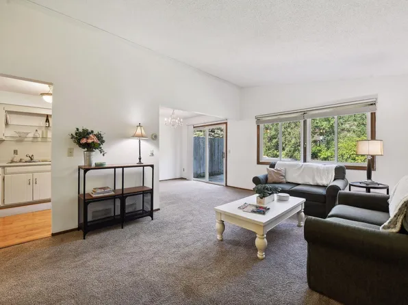 8258 Cypress Ln, Eden Prairie, MN 55347