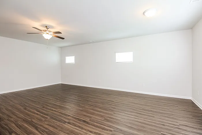 212 Dorian Loop — Photo 3