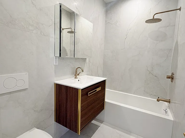 392 Broadway #4 — Photo 7