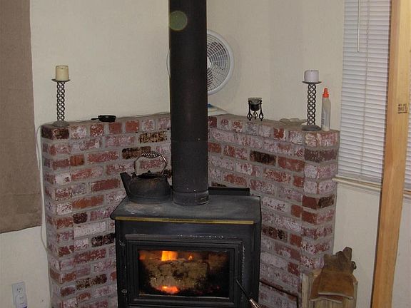 4th image of 410 Fir St