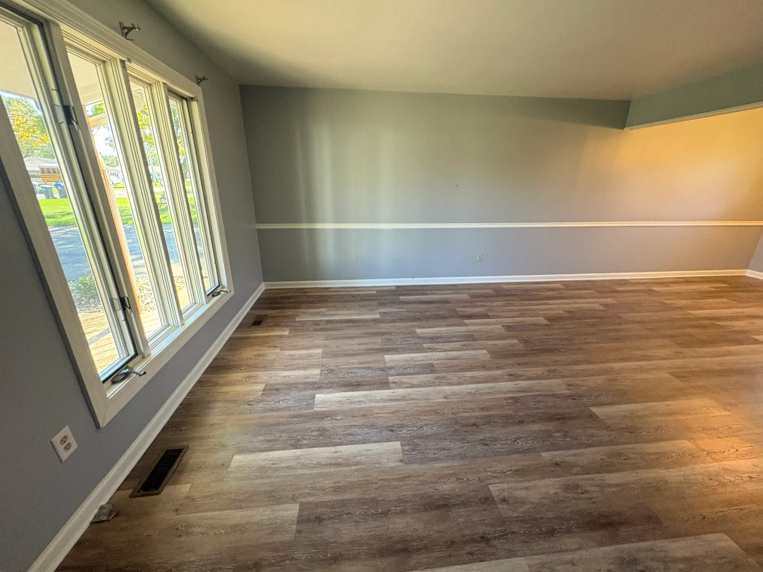 42 Robinhood Dr — Photo 3