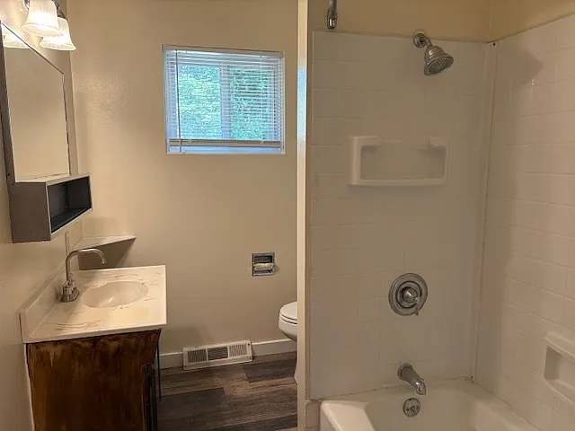 126 Saranac Dr — Photo 23