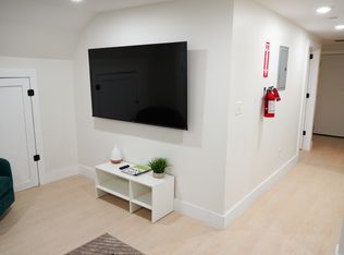 466 Avon Ave FLOOR 3, Newark, NJ 07108
