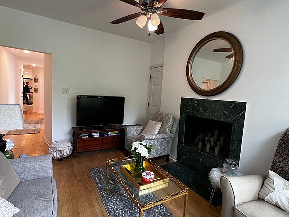 4th image of 567 W Arlington Pl #3