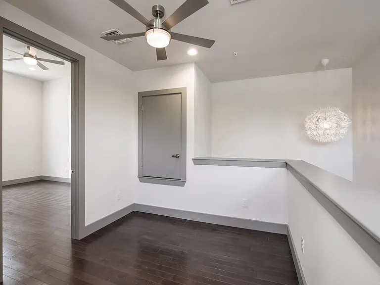 803 E Park Ave #104 — Photo 10