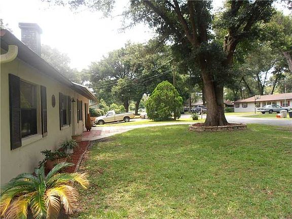 3rd image of 530 E Oakwood Ave