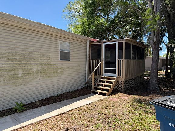 3rd image of 9108 Hampton Ct