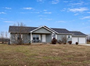1817 County Road 445 N, Fairfield, IL