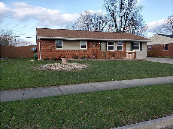 2nd image of 545 Vista Ave