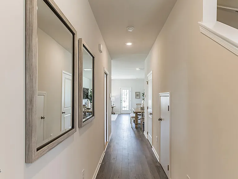 92 Arlotta St — Photo 2