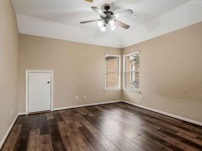 130 Zephyr Bend Pl — Photo 25