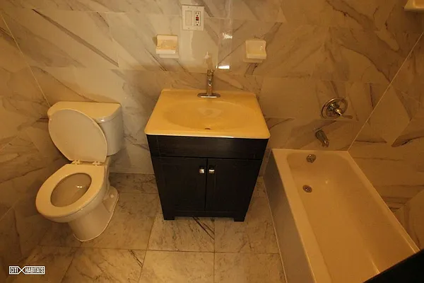 Rented by Citi Habitats | media 17